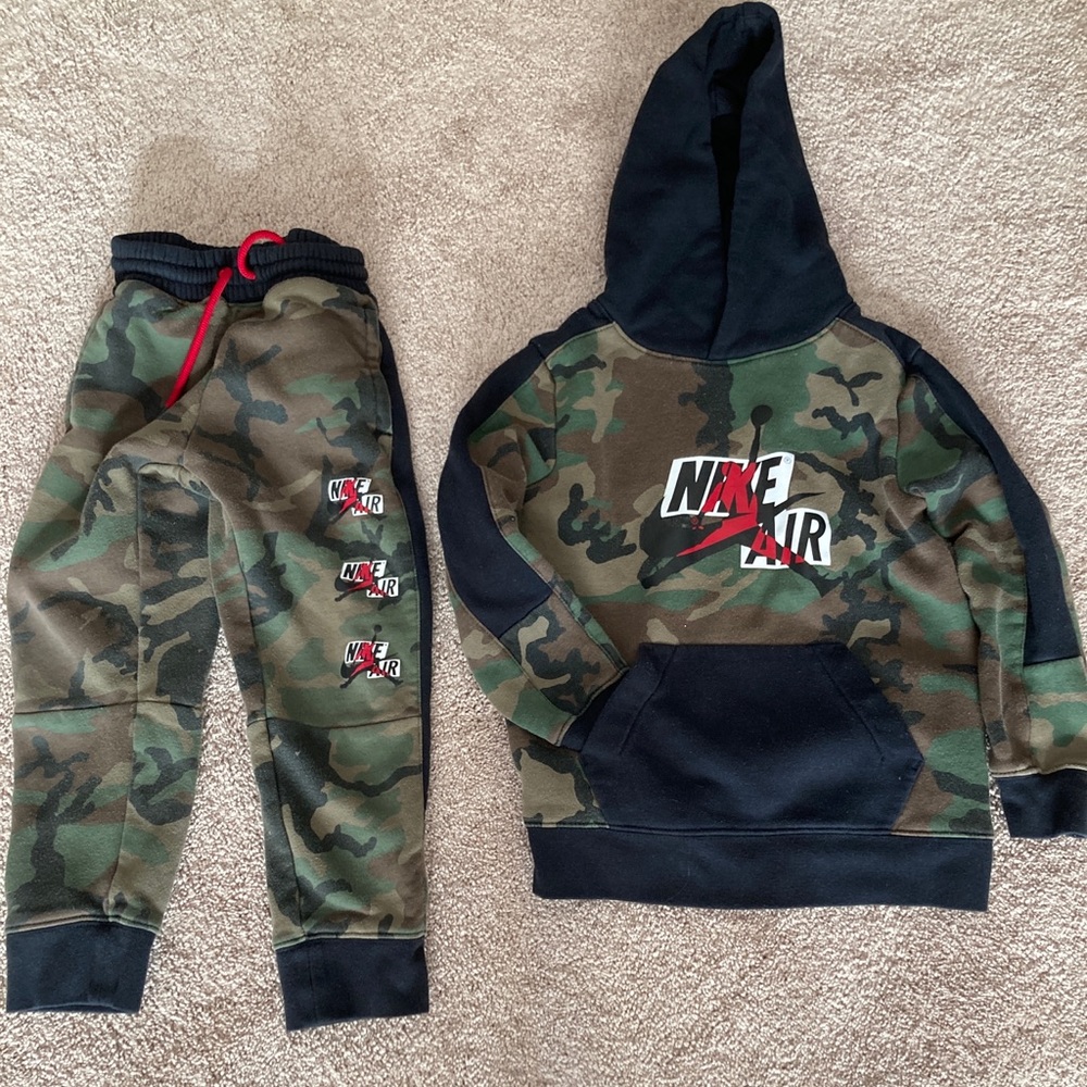 Jordan camo sweat suit